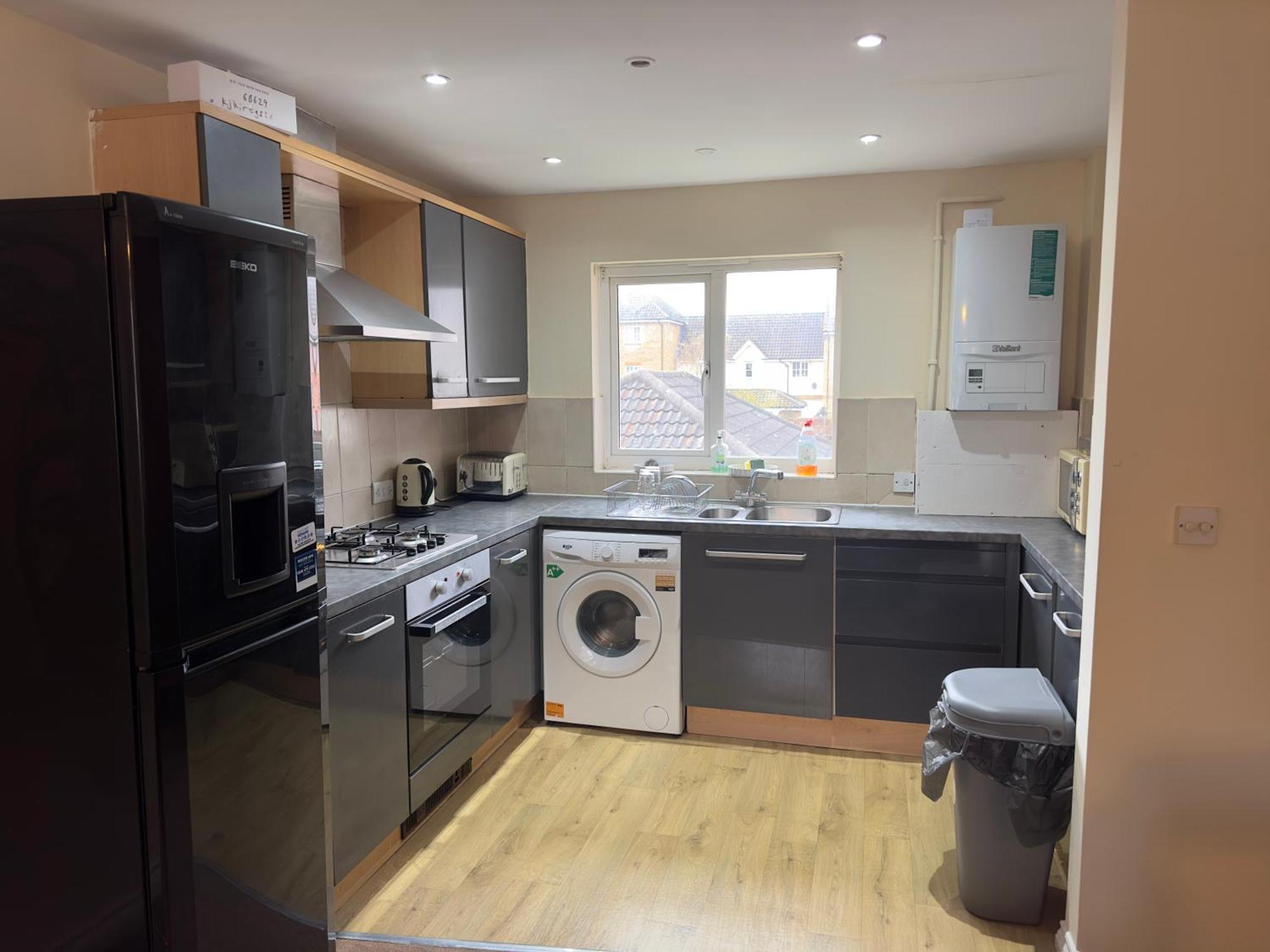 Lovely 2 Bedroom Family Holiday Home Thamesmead  Exterior photo